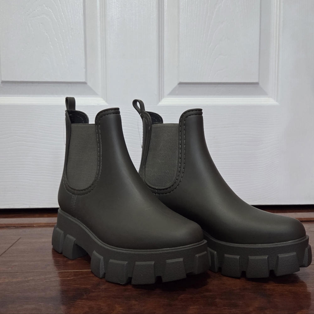 Jeffrey Campbell Platform Lug Sole Chelsea Matte Grey Green Rain Boots Size 7 - Picture 6 of 10